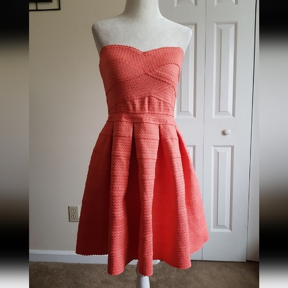 Strapless Coral Fit & Flare Dress - Size Large - Picture 5 of 9